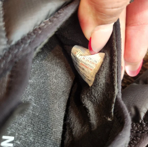 The North Face Thermoball Traction Mule II Slippers Big Kids Size 6 Unisex - Picture 8 of 8